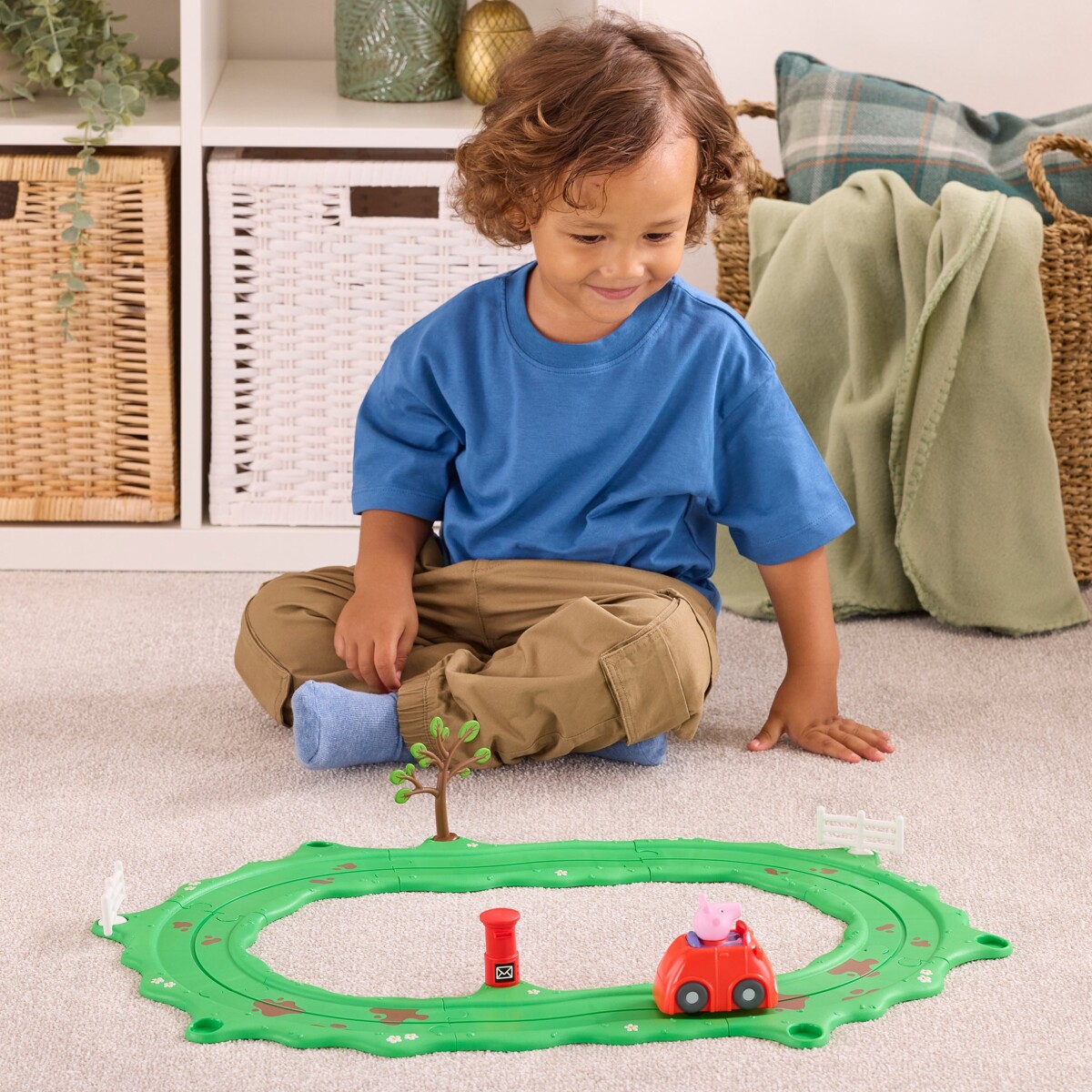 Peppa Pig - Whizz Around Peppa Red Car