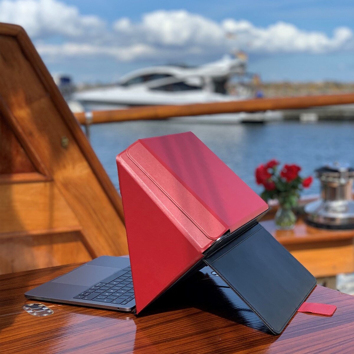 Philbert - Lux Sun Shade Privacy Hood - Red - Universal 12 13 14