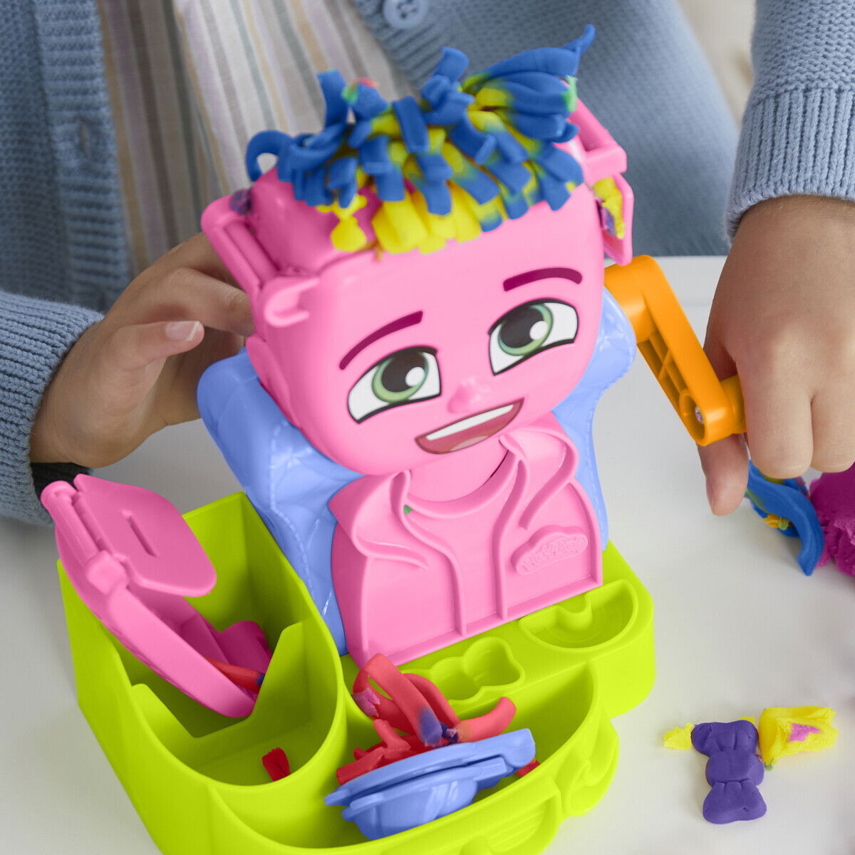 Play-Doh - Hair Stylin Salon - Frisørsalon Modellervoks Legesæt