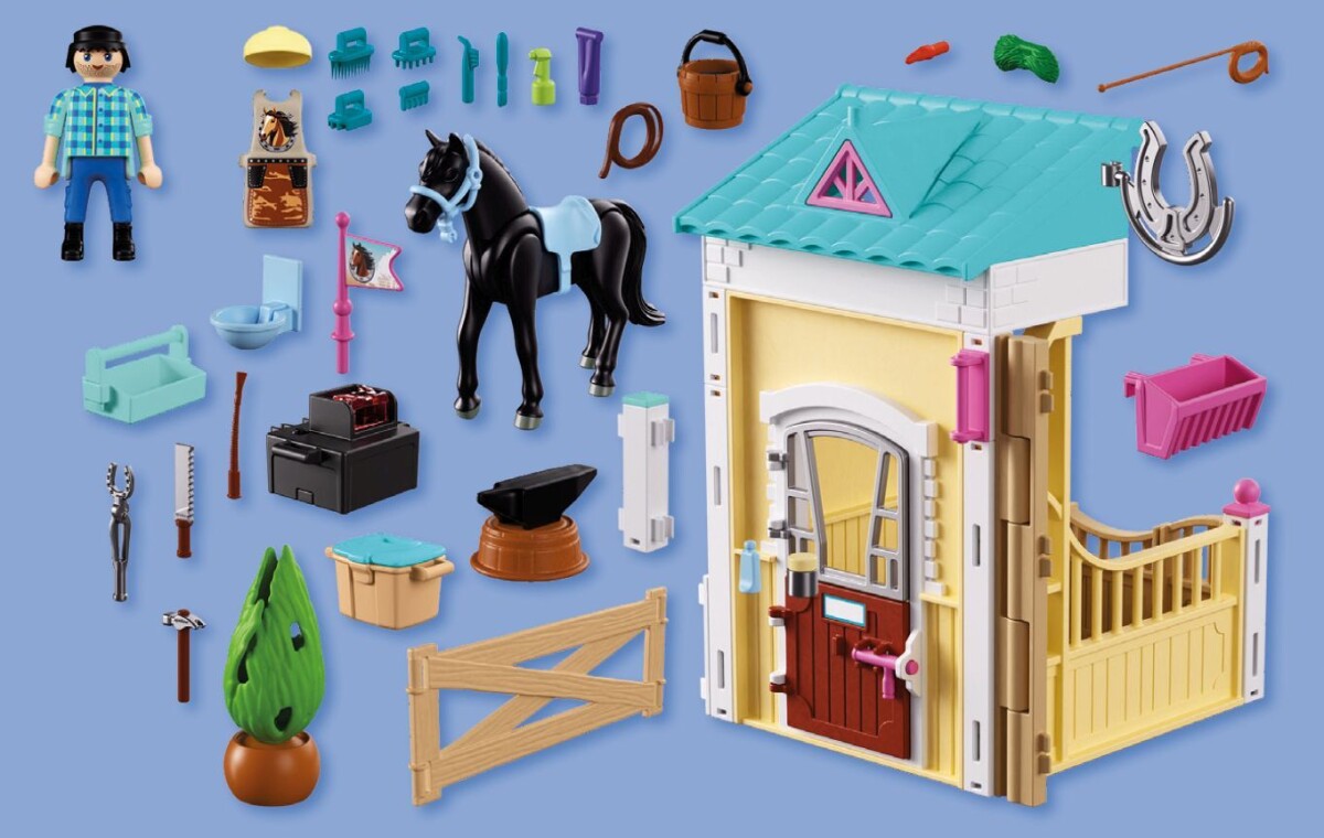 Playmobil - Small Stable With Farrier 72131
