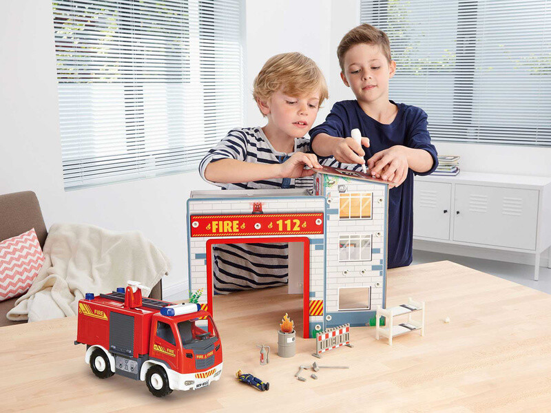 Revell Junior Kit - Brandstation Med Brandbil - 1 20 - 125 Dele