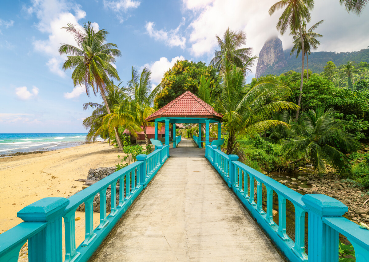 Ravensburger - Colorful Bridge In Malaysia Puzzle - 1000 Brikker