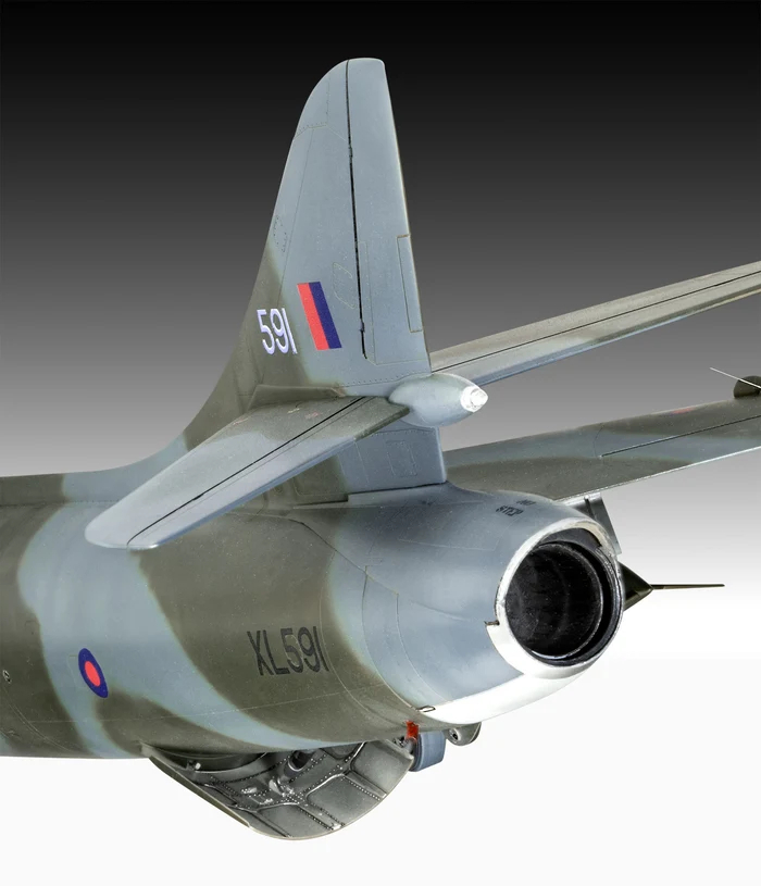 Revell 03786 - Hawker Hunter T7T7A Fly - Build Paint - 1 32