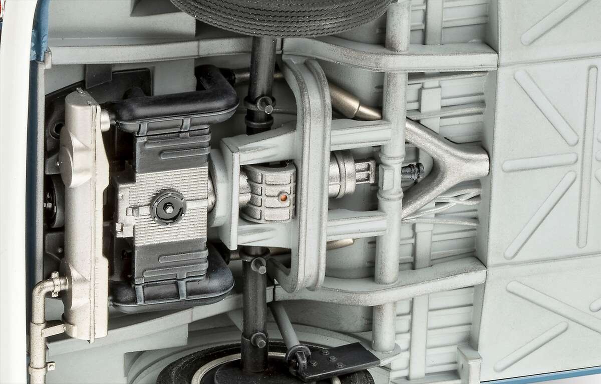 Revell - Vw T1 Panel Van - 75 Years Of The Vw T1 - 1 16 - 07742