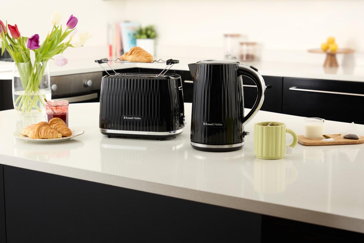 Russell Hobbs - Eden Elkedel - Sort - 1 7 L
