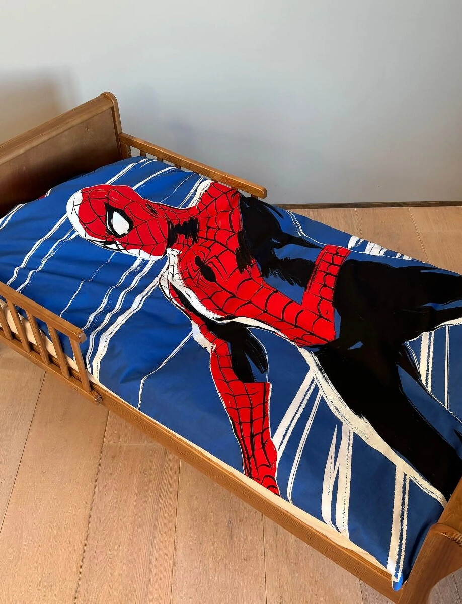 Brandmac - Spiderman Glow Sengetøj - 100X140 Cm - Junior Str