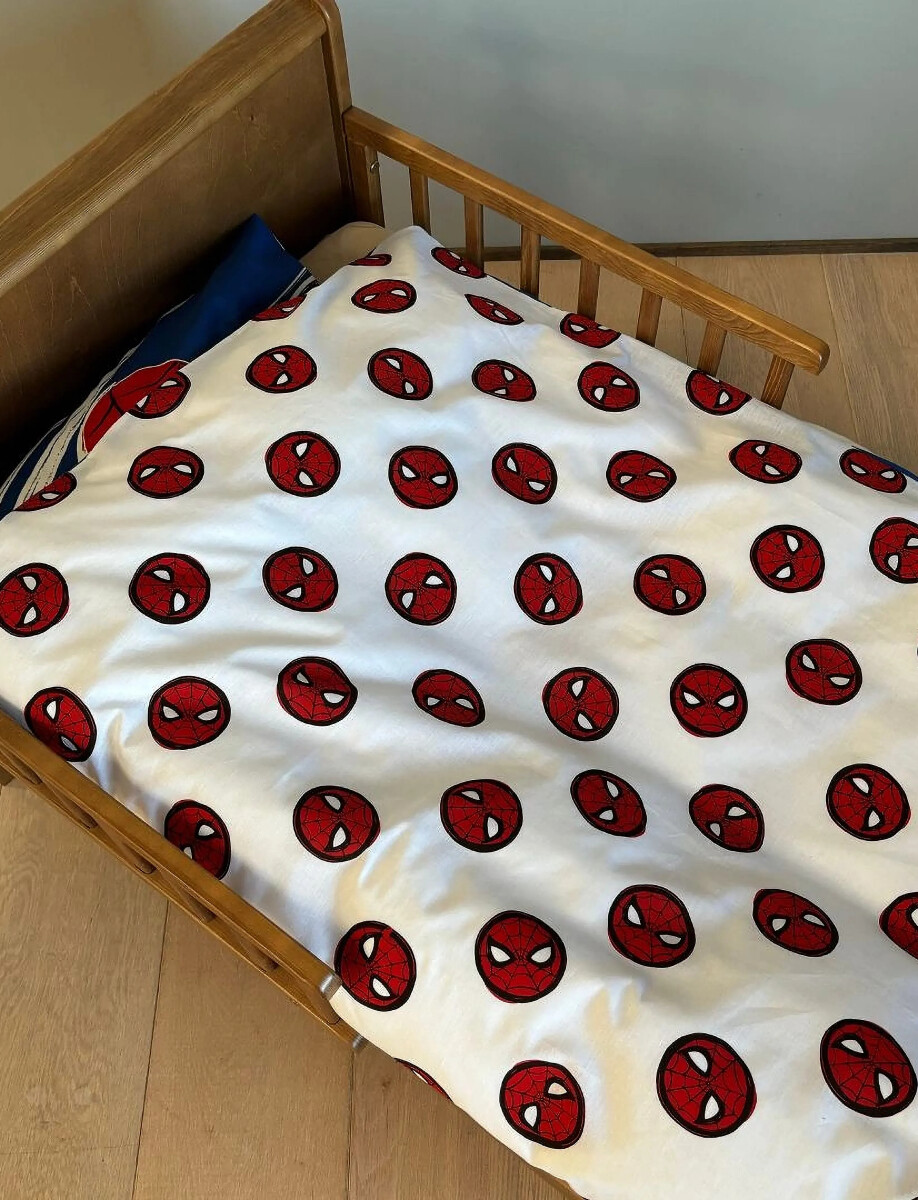 Brandmac - Spiderman Glow Sengetøj - 100X140 Cm - Junior Str