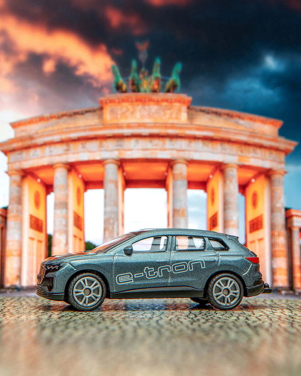Siku 1567 - Audi Q4 Eton Legetøjsbil - 1 50