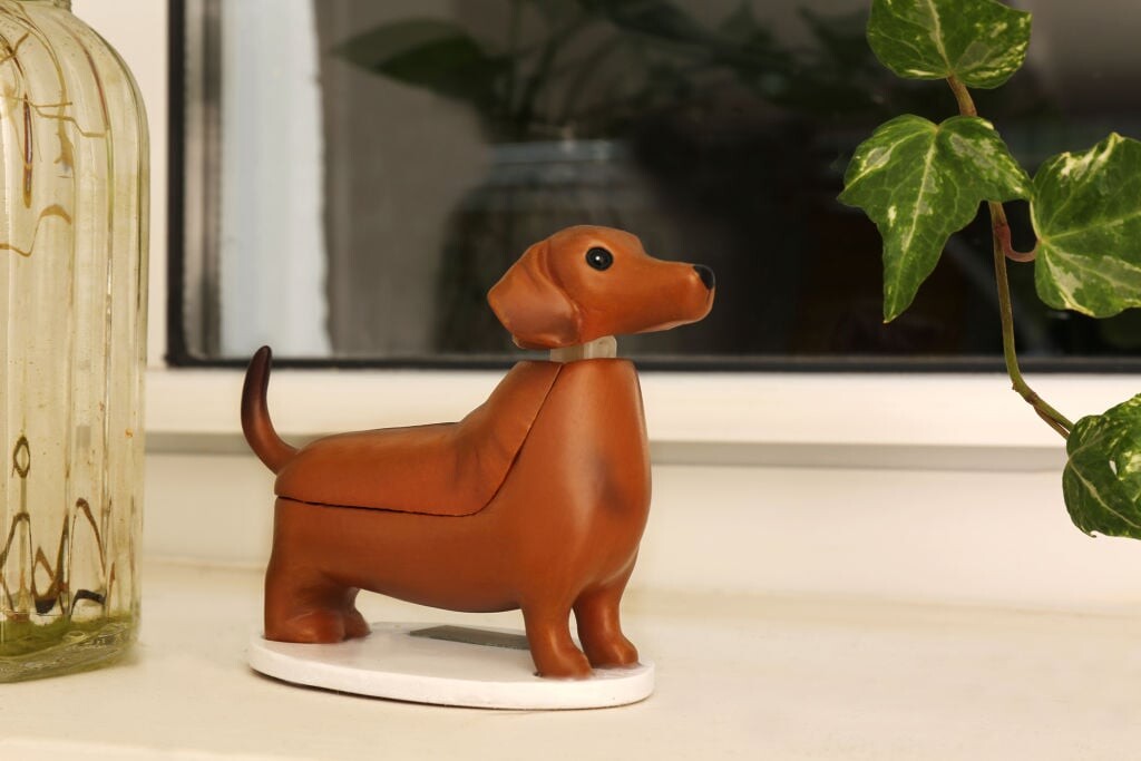 Solcelle Figur - Gravhund - Kikkerland - 12 Cm