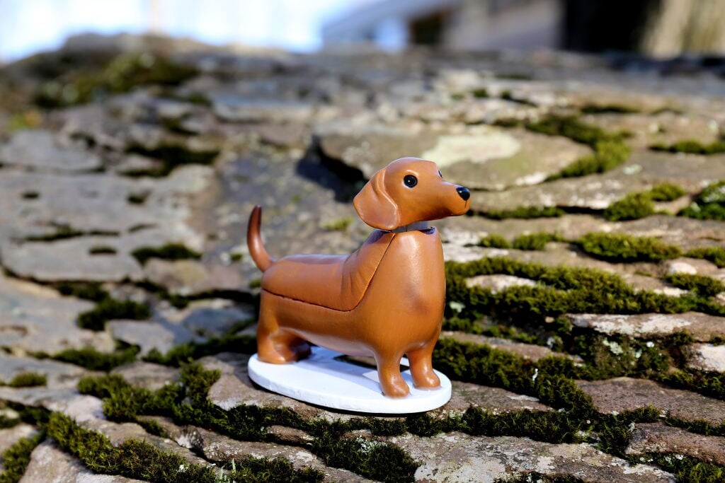 Solcelle Figur - Gravhund - Kikkerland - 12 Cm