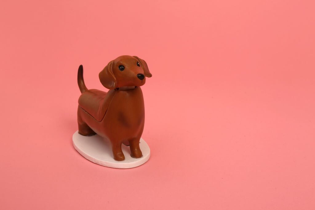 Solcelle Figur - Gravhund - Kikkerland - 12 Cm