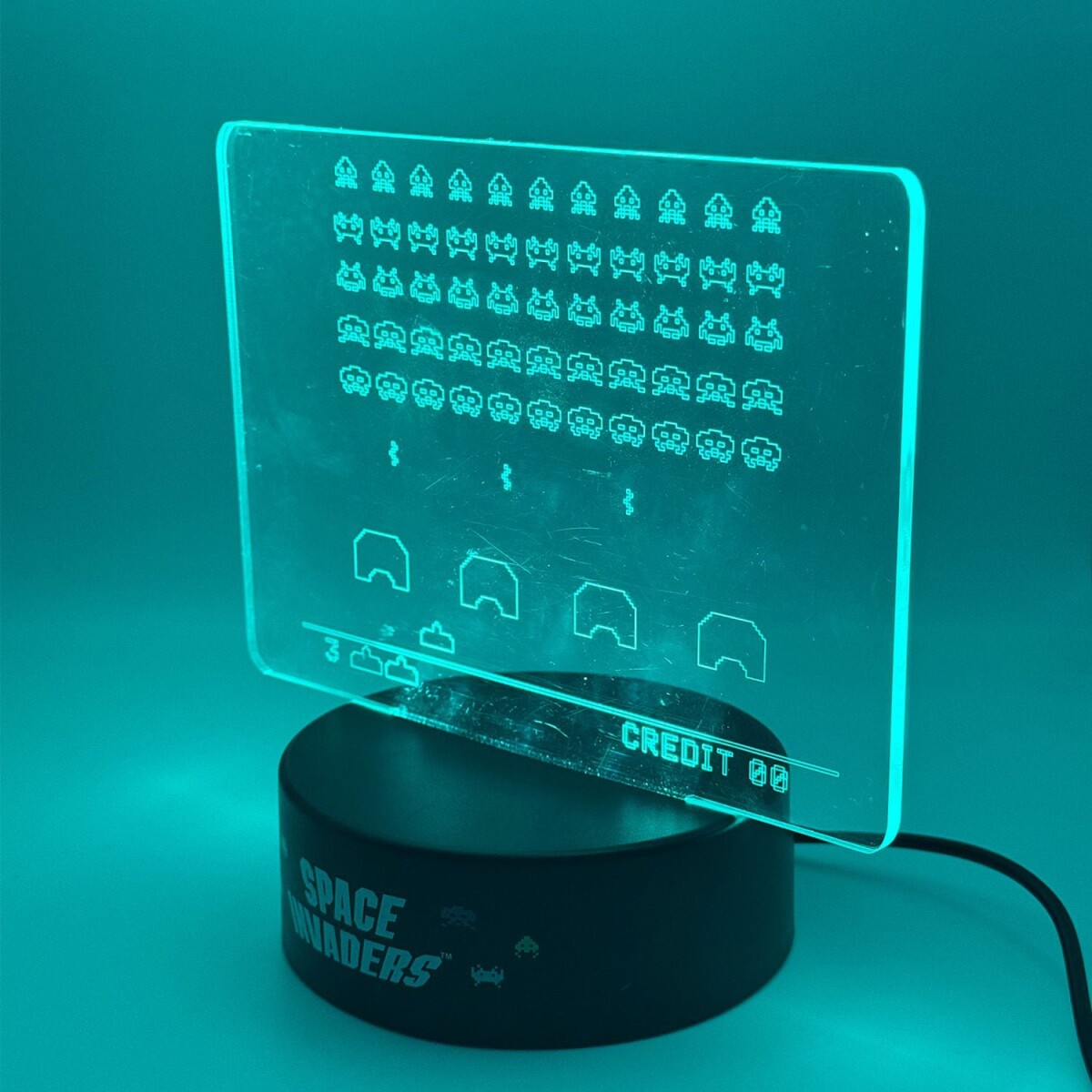 Mad Monkey - Space Invaders Lamp - Akryl Lampe Med Farveskift
