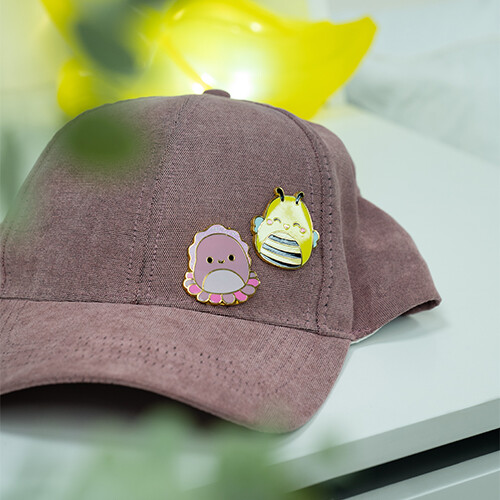 Squishmallows - Pin Badges X 2 Sunny Auggie - Vibrant