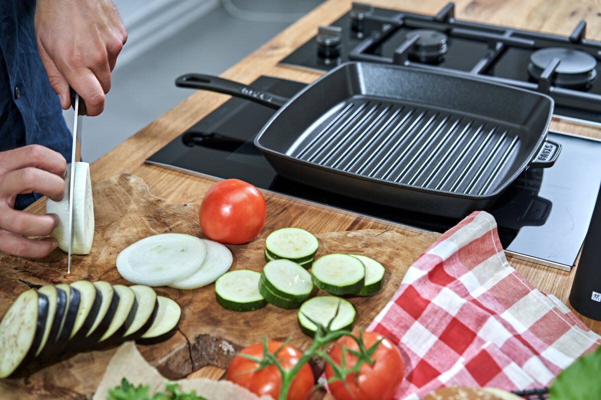 Staub - Amerikansk Grill - Sort - 30 Cm
