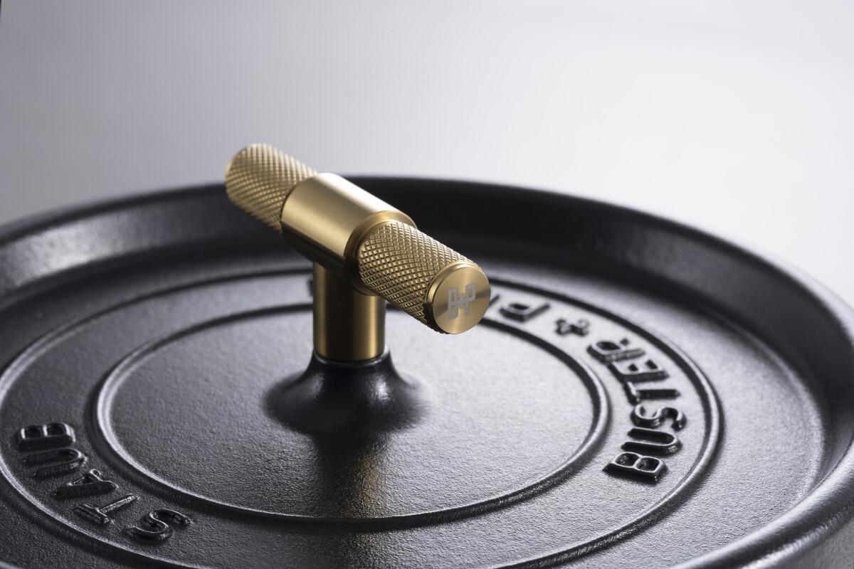Staub - Buster Punch Knop - Messing - 8 Cm