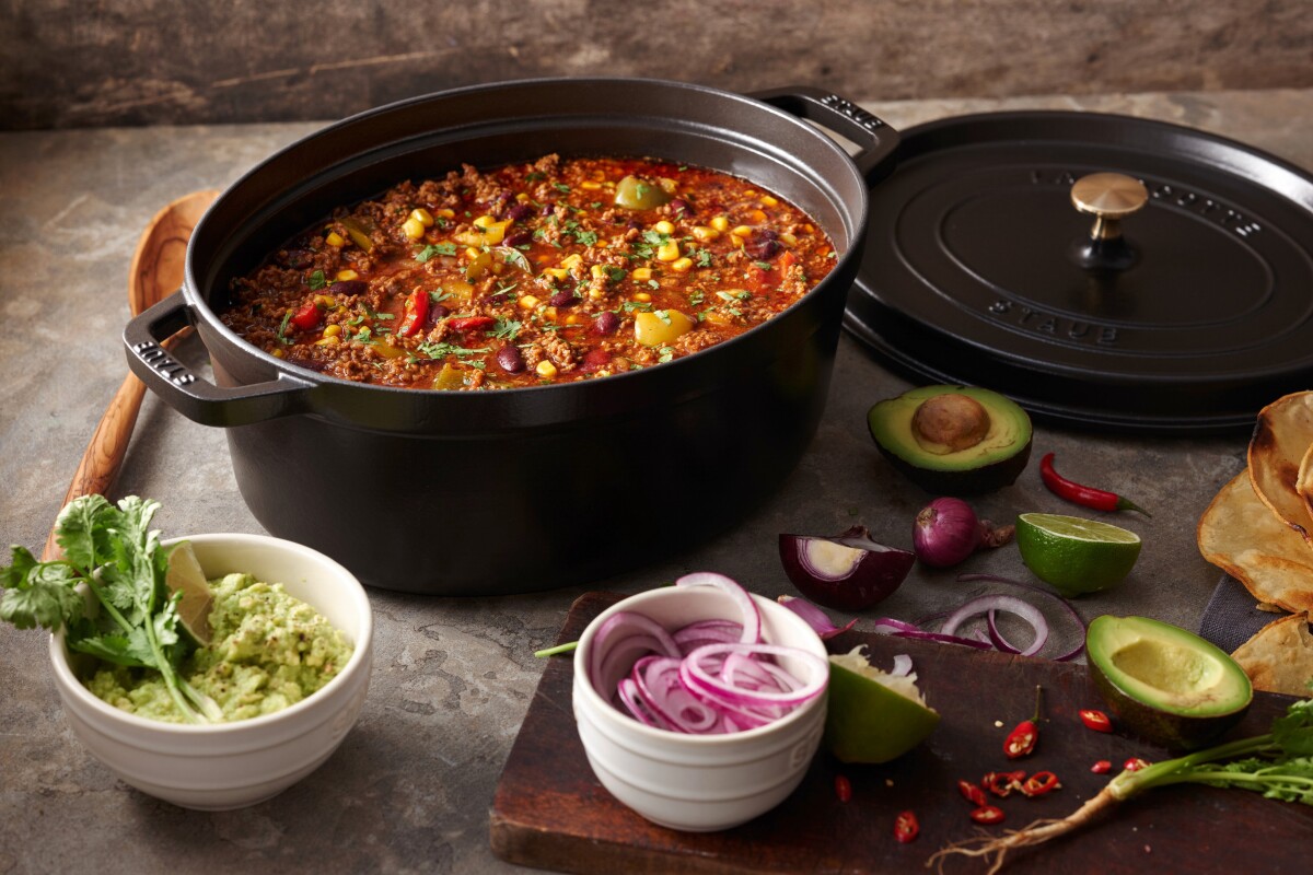 Staub - Cocotte Oval - Sort - 31 Cm 5 5 L
