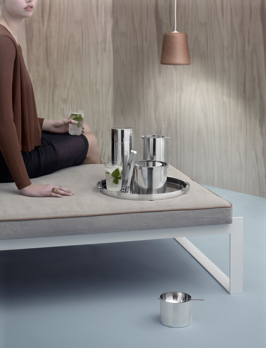 Stelton - Arne Jacobsen Cylinda Serveringsbakke Ø 335 Cm - Stål