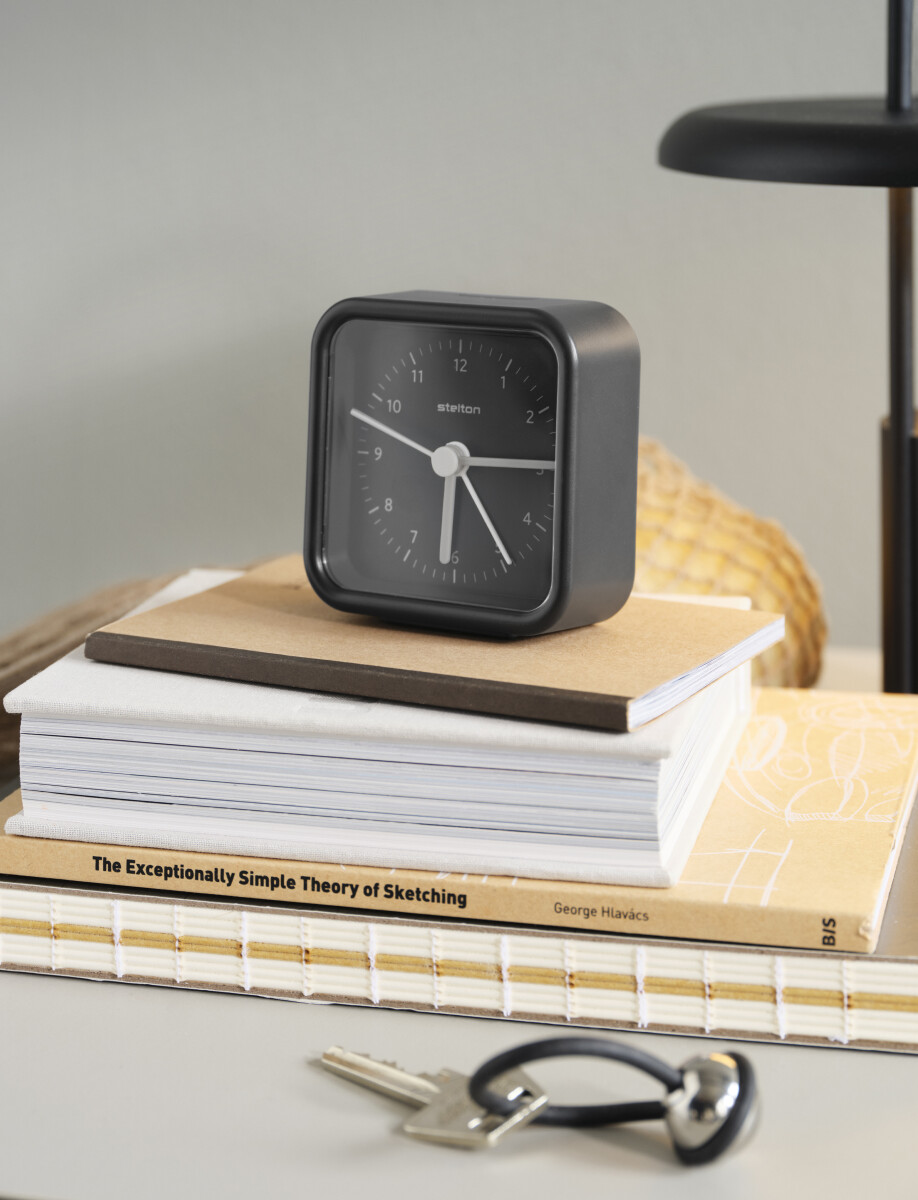 Stelton Vækkeur - Okiru - Sort