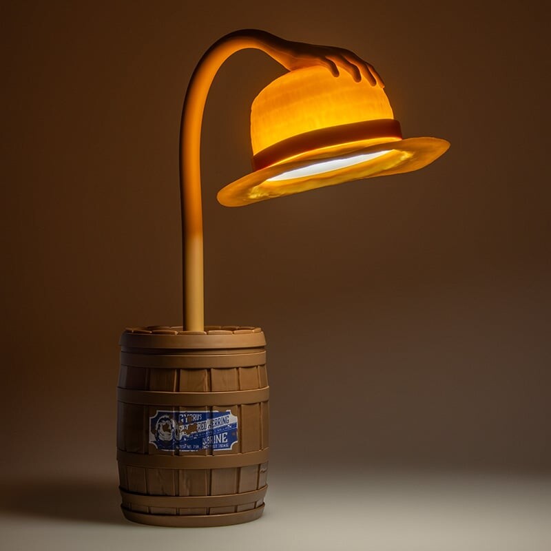 Straw Hat Posable Light
