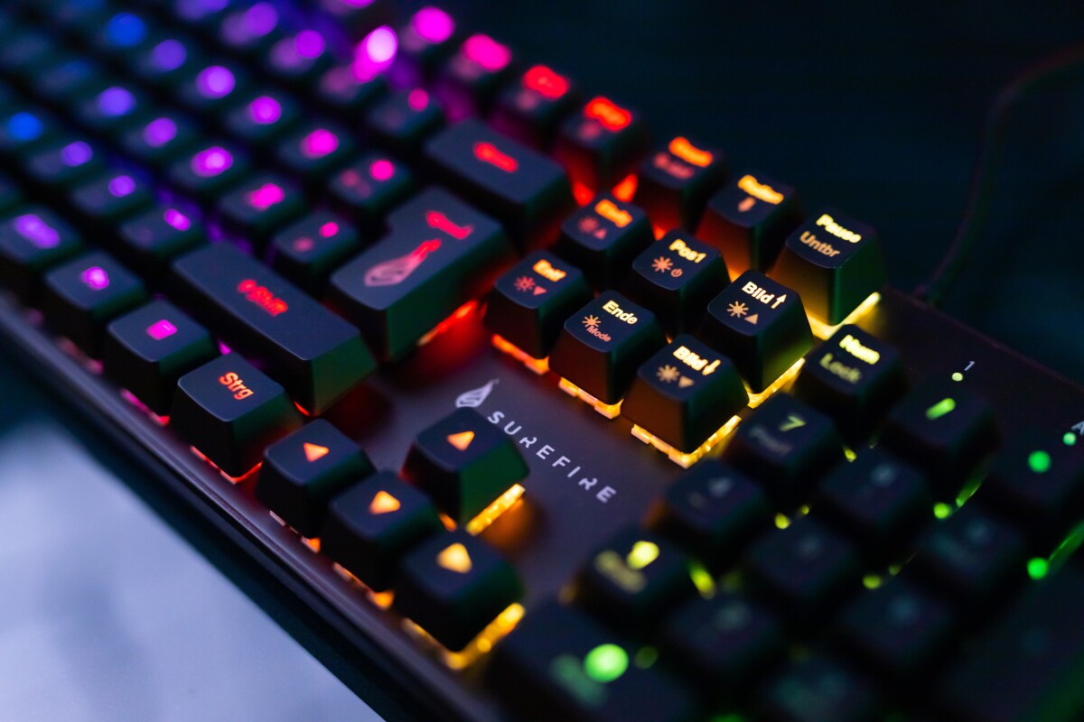Surefire - Kingpin M2 Mech Gaming Rgb Keyboard Qwerty Nordic