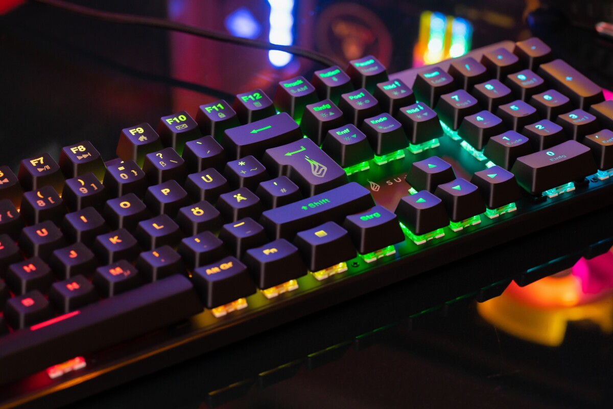 Surefire - Kingpin M2 Mech Gaming Rgb Keyboard Qwerty Nordic