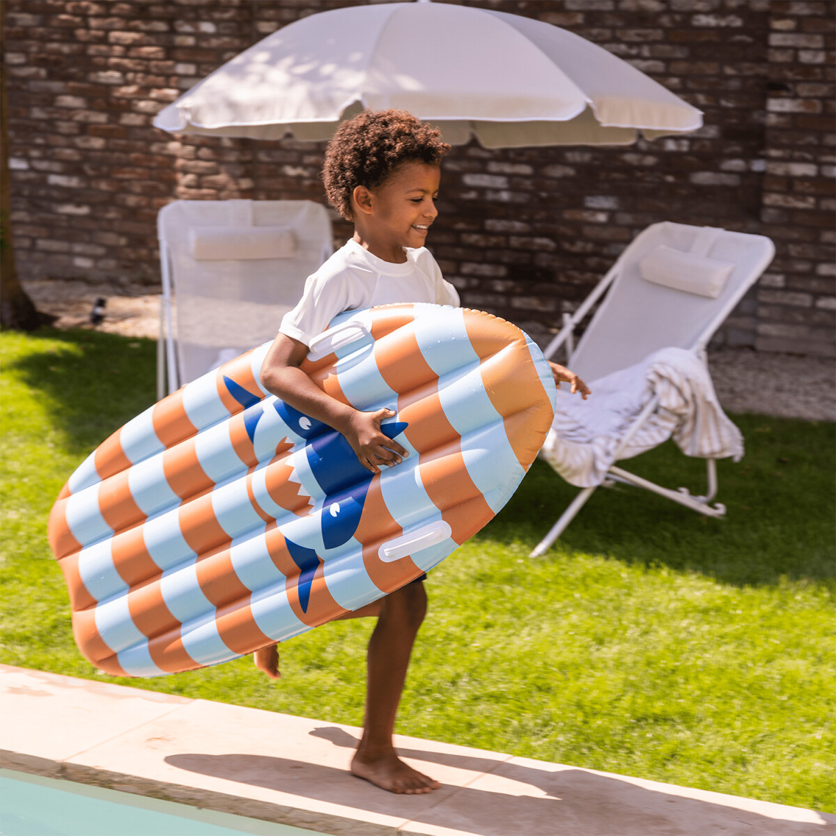 Swim Essentials - Bademadras 120 Cm Med Håndtag - Tropic Shark Surfboard