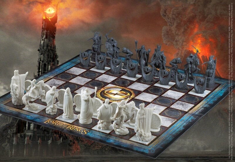 The Lord Of The Rings - Battle For Middle-Earth Chess Set