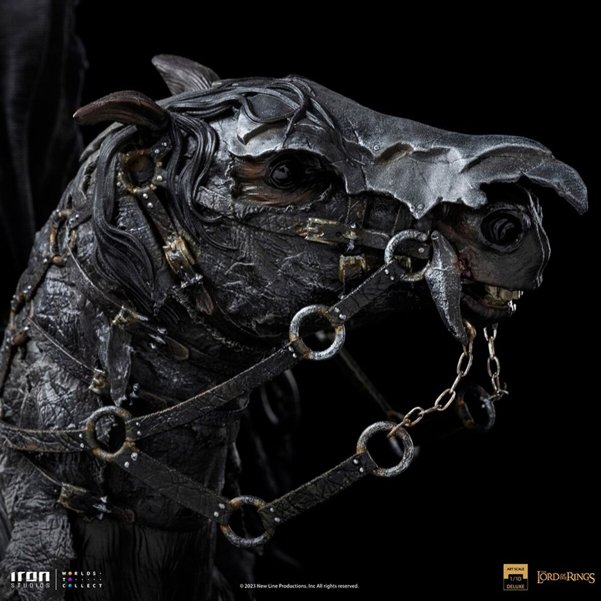 The Lord Of The Rings - Nazgul On Horse Deluxe Statue Scale 110