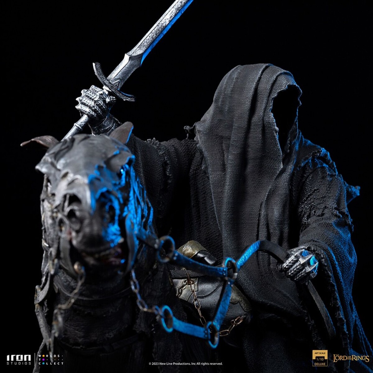 The Lord Of The Rings - Nazgul On Horse Deluxe Statue Scale 110