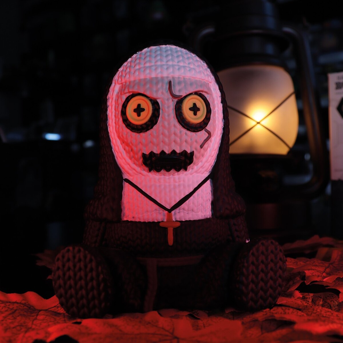 The Nun Figur - Knit - Handmade By Robots - 13 Cm Collectible Vinyl Figure