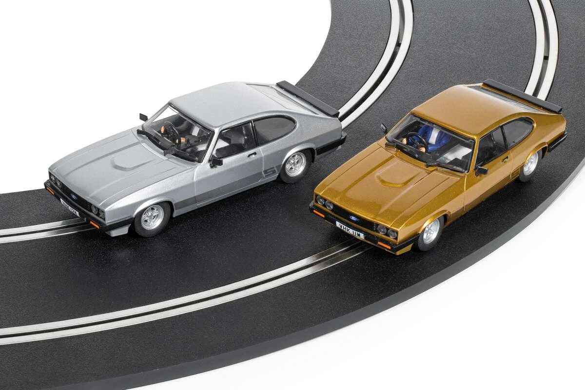 Scalextric - The Professionals Capri Twin Pack - 1 32 - C4642