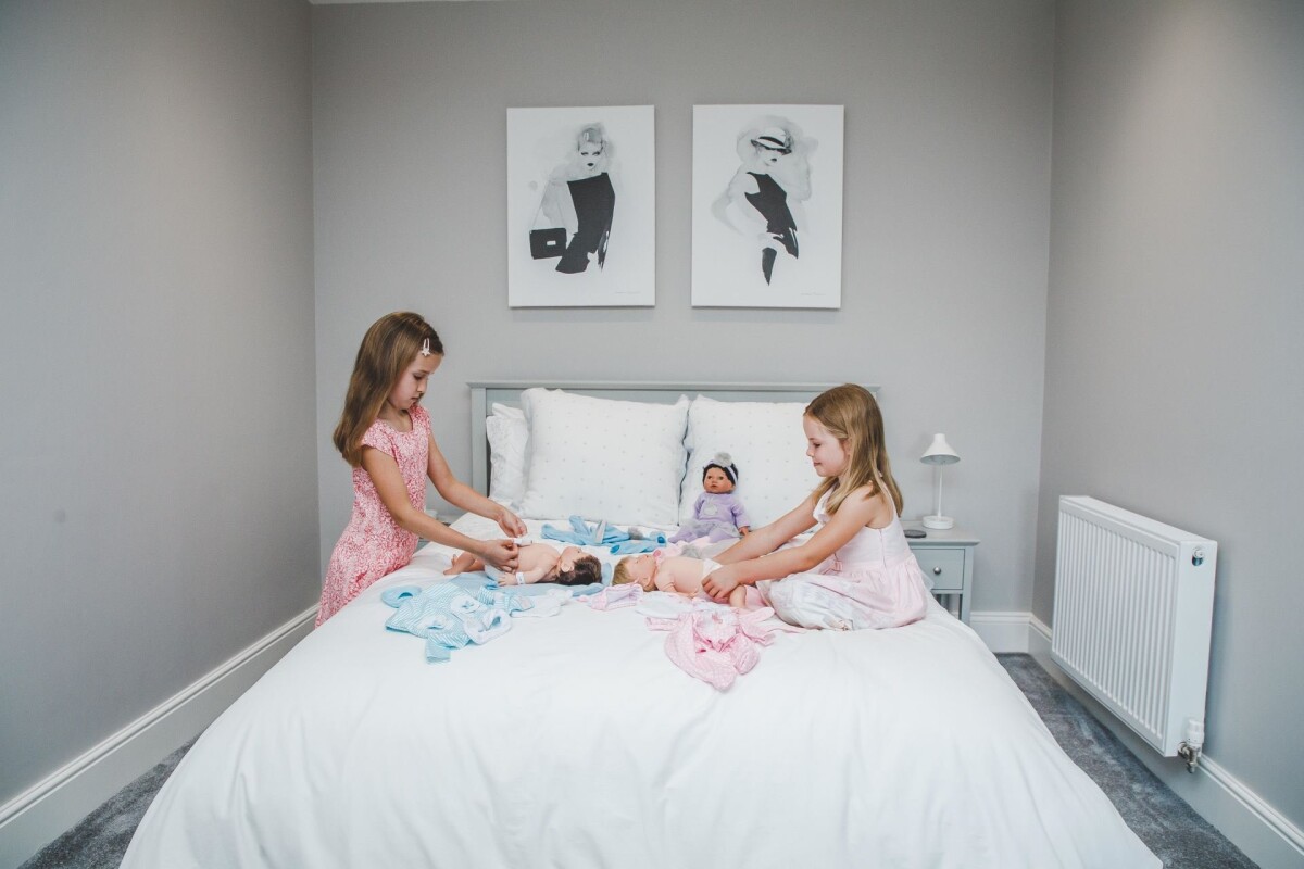 Tiny Treasures - Babytvillingedukker I Pingvin Outfit