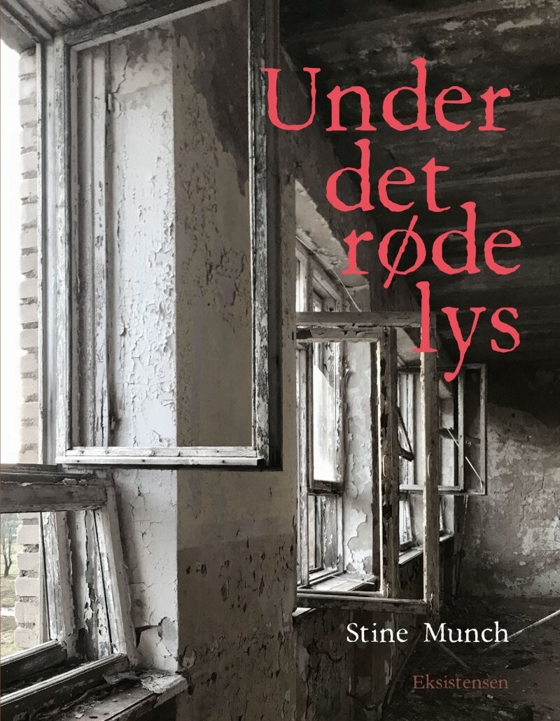 Under Det Røde Lys