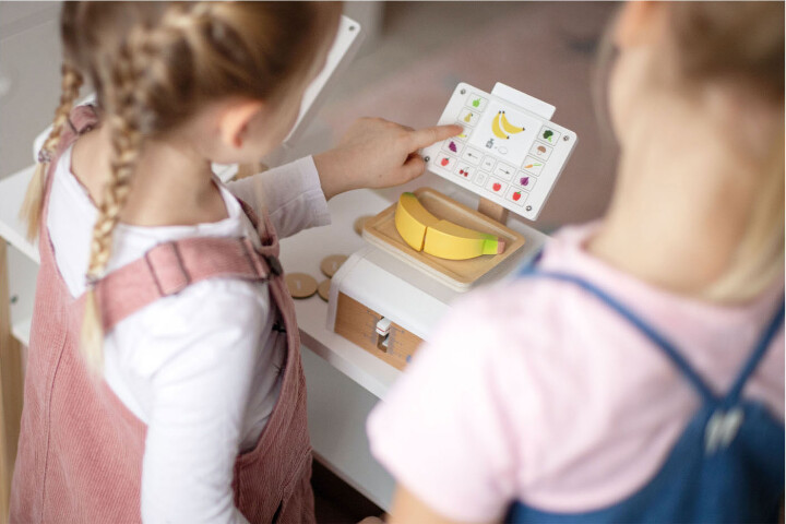 Købmandsvægt Legetøj I Træ - Frugt Og Grøntsager - Small Foot