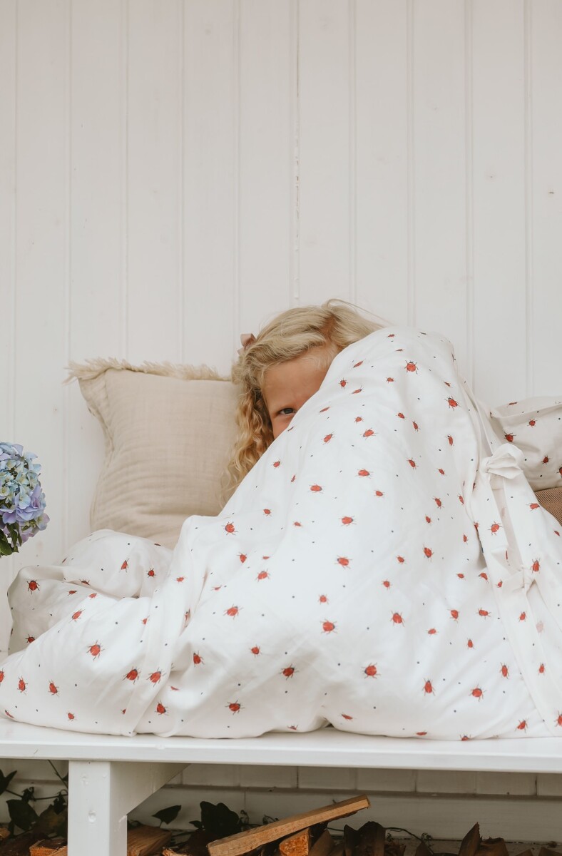 Vanilla Copenhagen - Sengetøj Baby - Lady Lovebug - Milk - 70 X 100 Cm 40