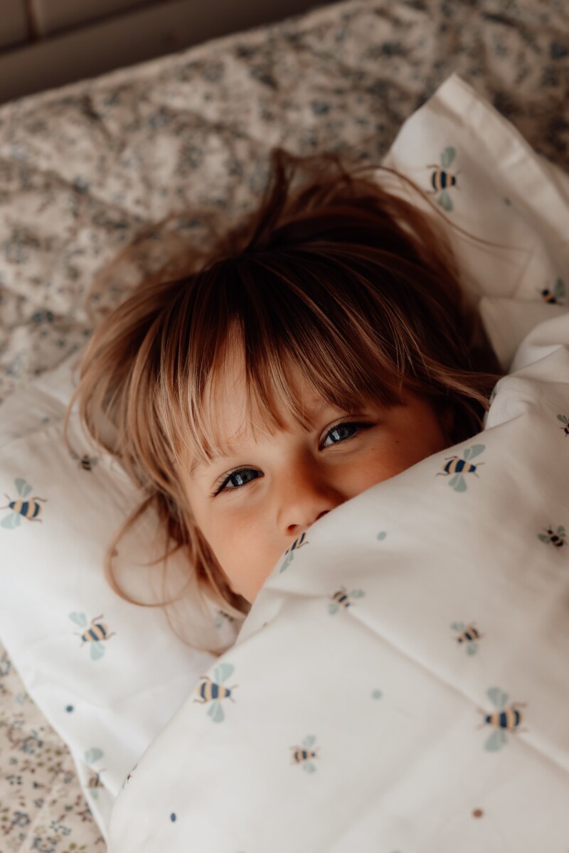 Vanilla Copenhagen - Sengetøj Junior - Honeybee Happy - Milk - 100 X 140