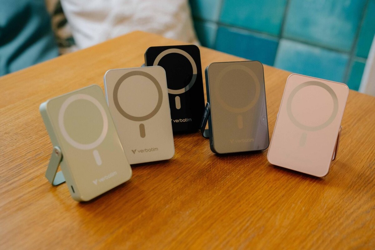 Verbatim - Charge N Go Magnetic Wireless Power Bank With Stand - 10000 Mah