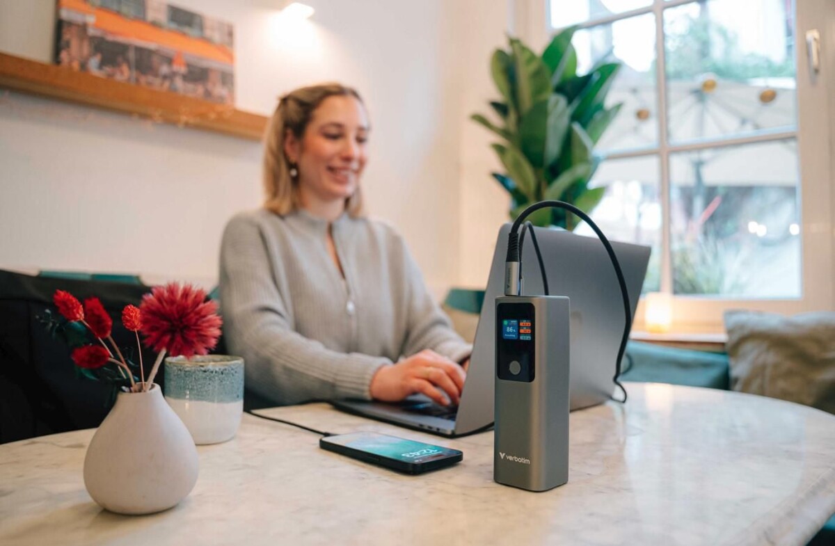 Verbatim - Charge N Go Power Bank 27000Mah 183W