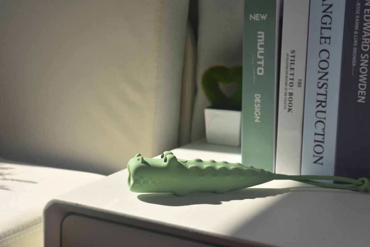 Winkee - Flashlight Crocodile - 18436