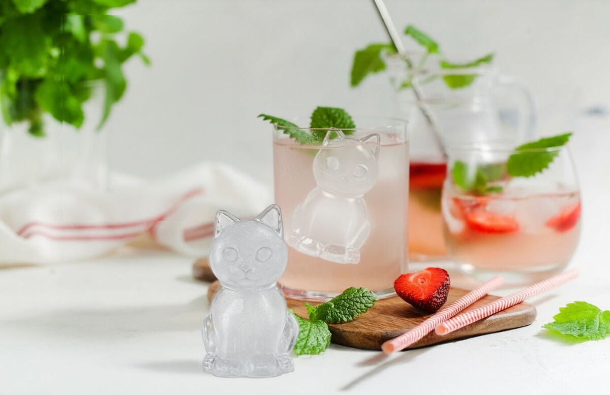 Winkee - Ice Cube Mold Kitty