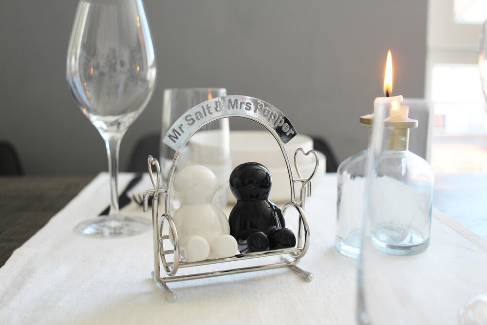 Winkee - Mr Salt Mrs Pepper Shakers - Salt- Og Peber Dispenser