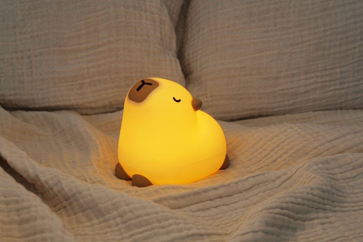 Winkee - Night Light Capybara Pebble Bordlampe - Compact