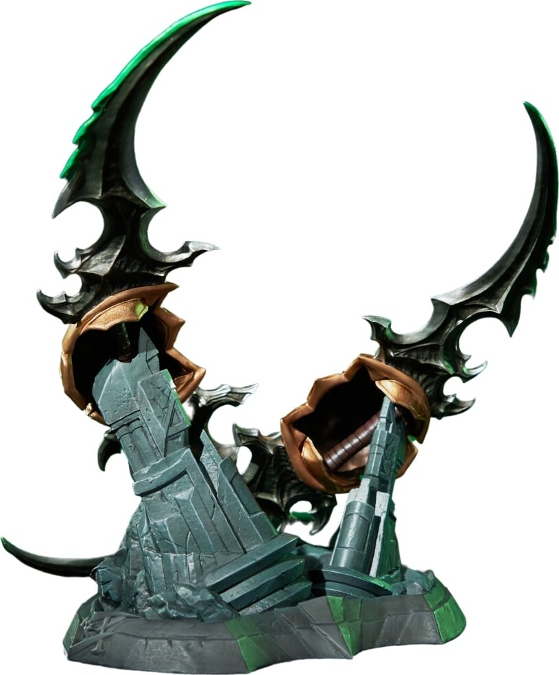 World Of Warcraft 20Th Anniversary Warglaives Of Azzinoth Collectors