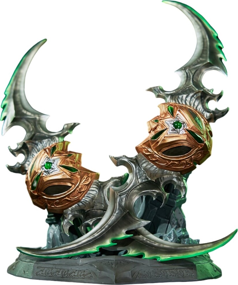 World Of Warcraft 20Th Anniversary Warglaives Of Azzinoth Collectors