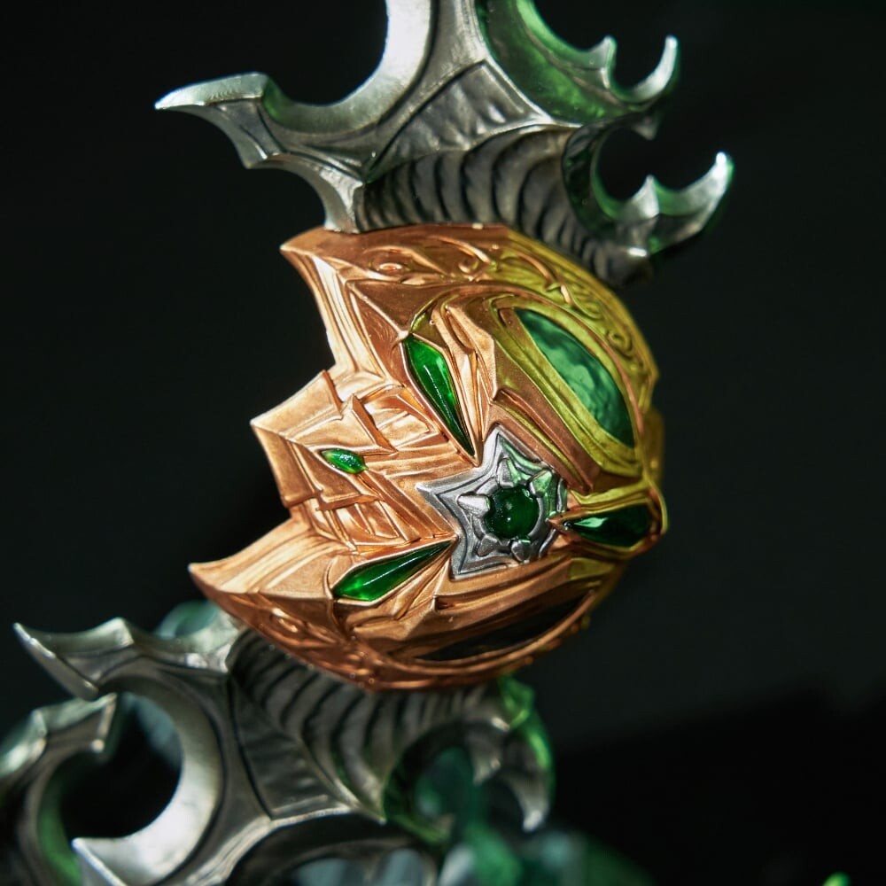 World Of Warcraft 20Th Anniversary Warglaives Of Azzinoth Collectors