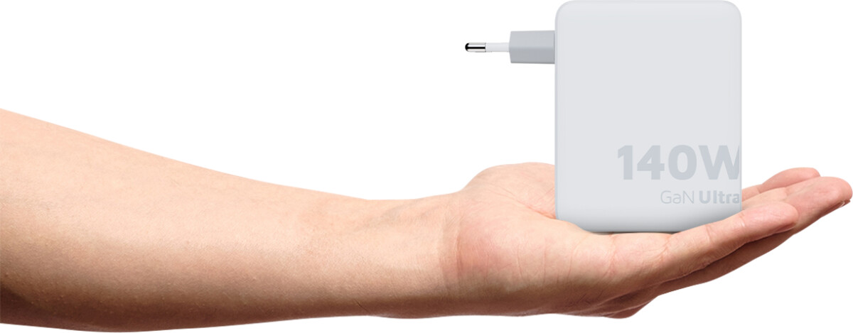 Xtorm - 140W Gan Ultra Travel Charger Usb-C Pd Cable