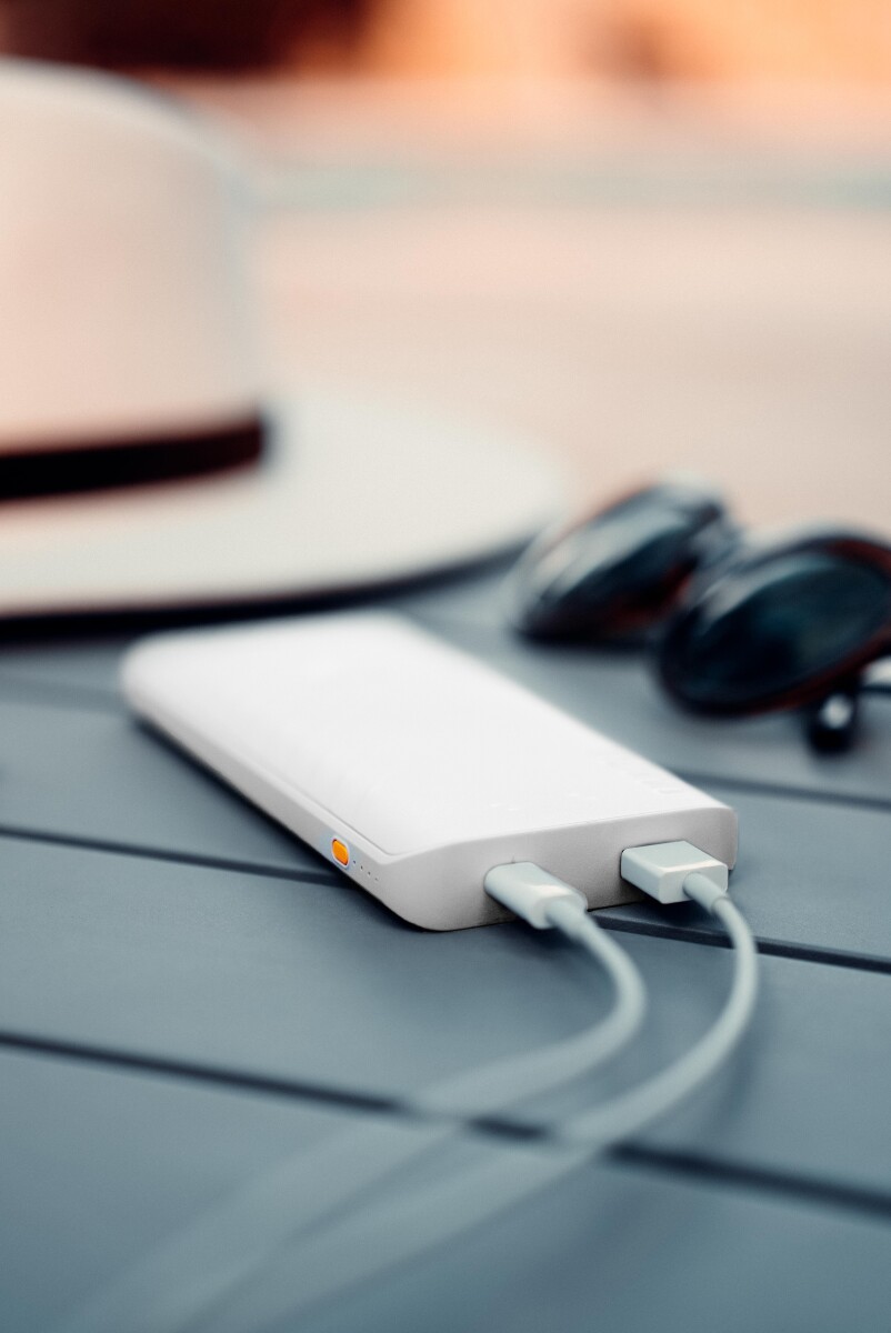 Xtorm - 15W Fastcharge Go2 Powerbank 10000 - Ash White