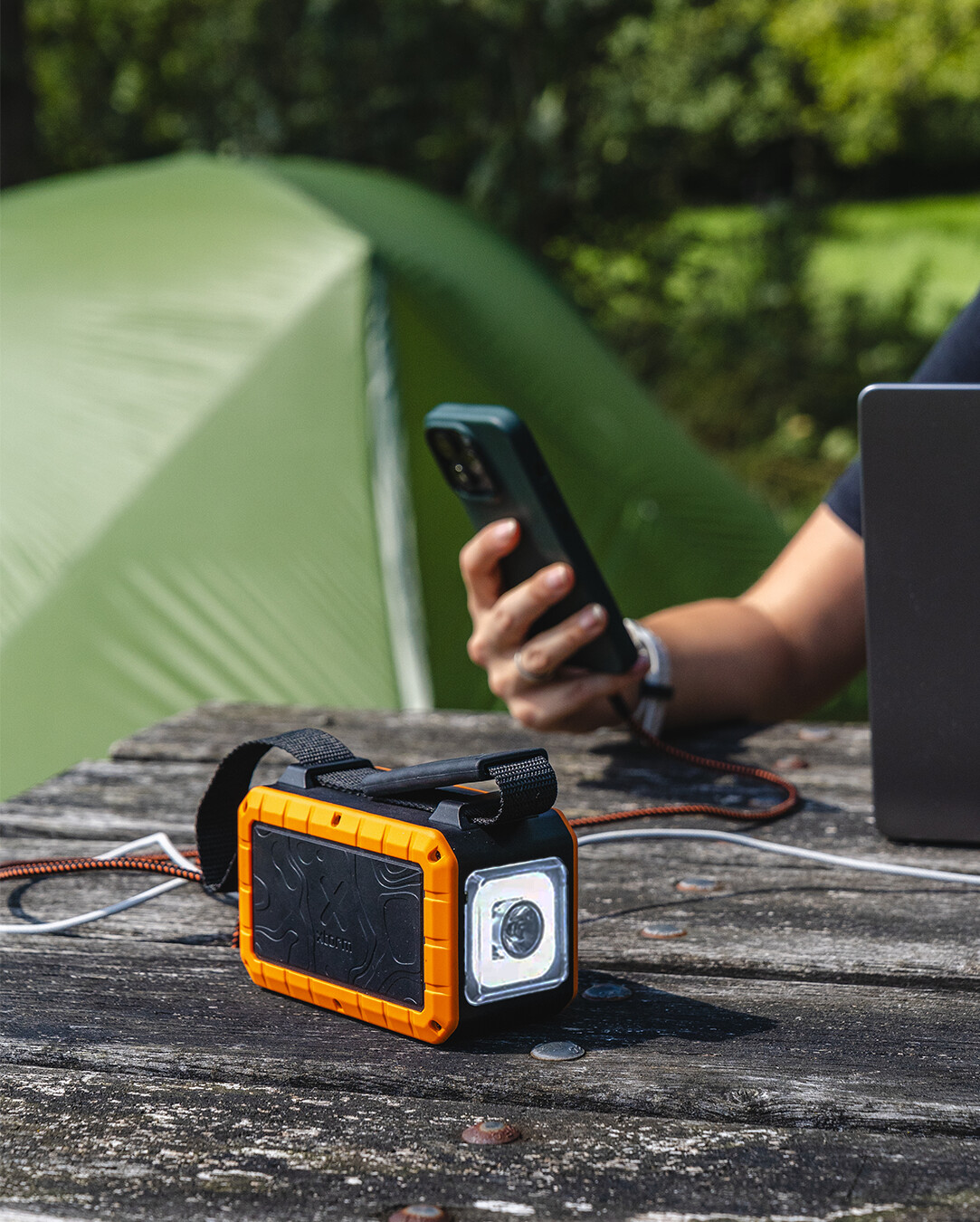 Xtorm - Xr204 Rugged Flashlight Power Bank 100W - 40000Mah