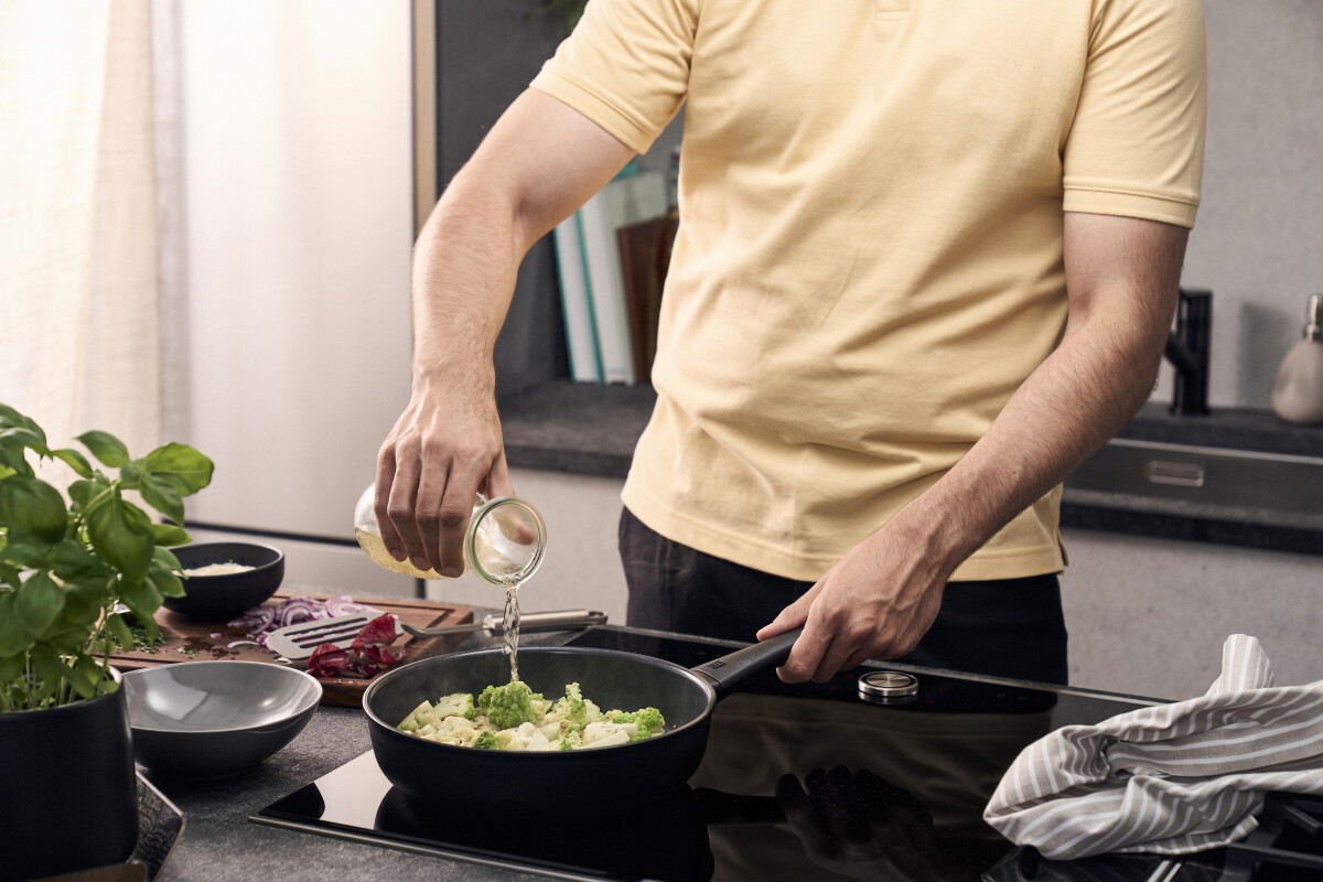 Zwilling - Madura Plus Sauterpande - Keramisk - Ø 28 Cm - Sort