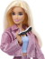 Barbie - Deluxe Style Dukke Med 4 Sæt Tøj - Mattel Jnc61